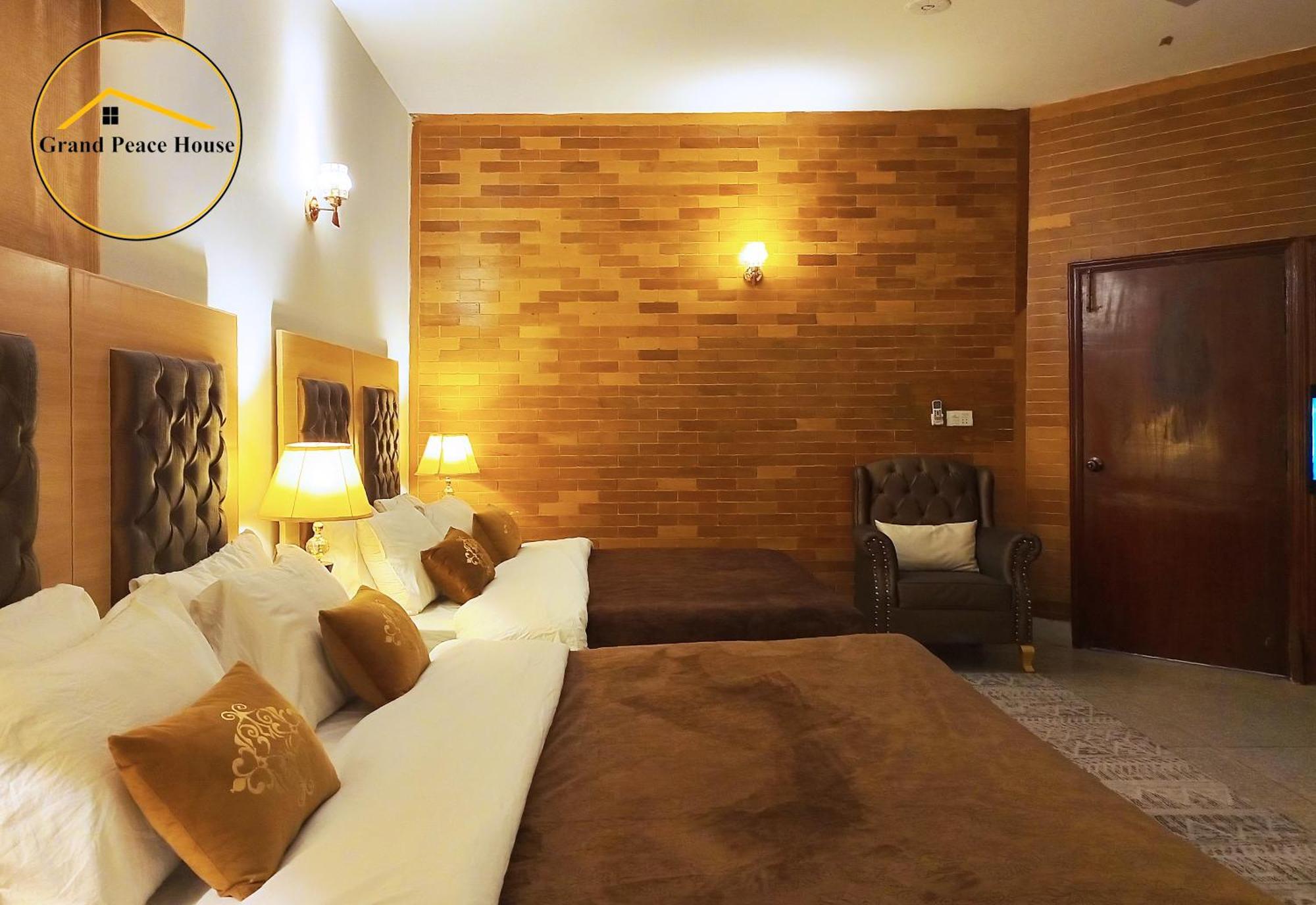 Bed and Breakfast Grand Peace House II Исламабад Экстерьер фото